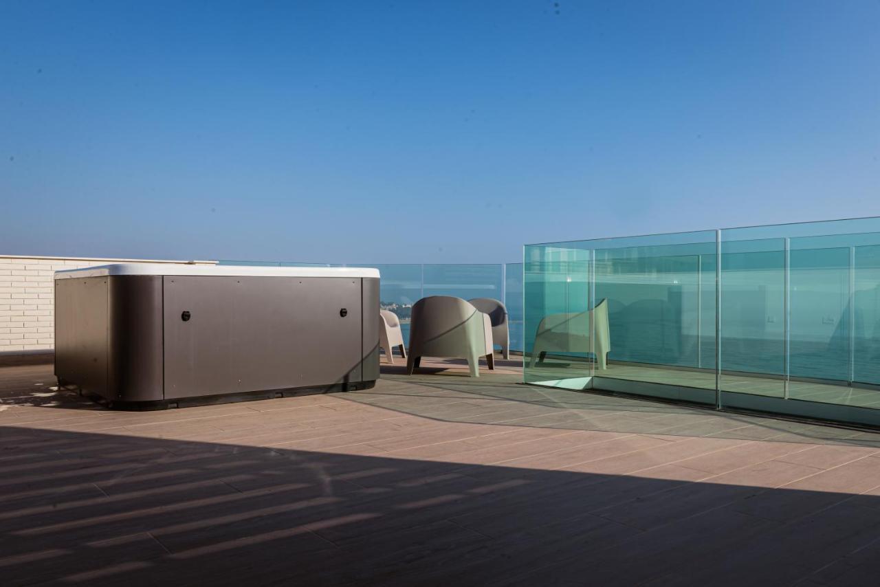 Modern Sea Front Jacuzzi Blue Sky Apartment Аликанте Екстериор снимка